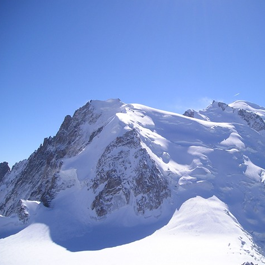 Le Mont Blanc, point culminant des Alpes.
